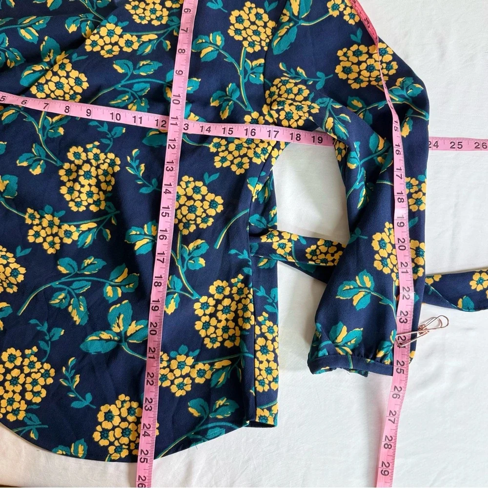 J. Crew Floral Hydrangea Drapey Crepe Wrap Blouse Shirt Size Medium EUC